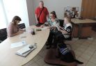 Foto: Podpis smlouvy o výcviku asistenčního psa pro Ondru v Pestré